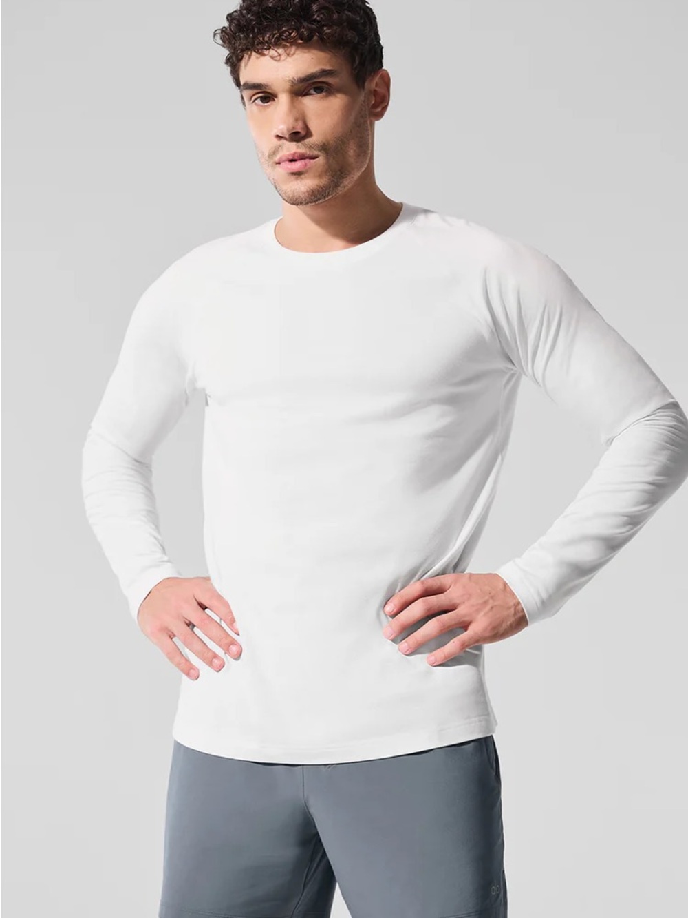 New ALO Yoga Men's Long-Sleeve Crew Tee in White